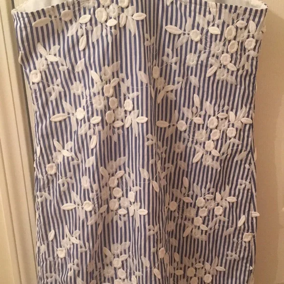 - - Anna Victoria Floral Dress - Picture 10 of 13